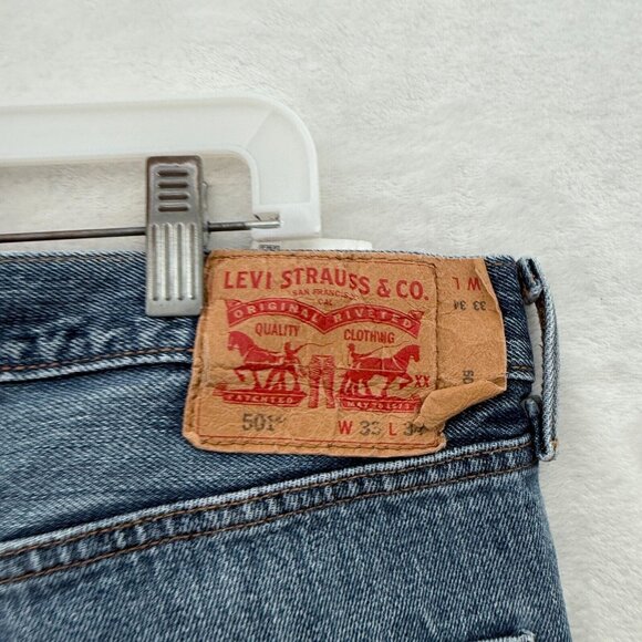 Levis 501 Jeans Mens 33x34 (33x30) Blue Original Fit Button Fly Straight Leg - Picture 11 of 13